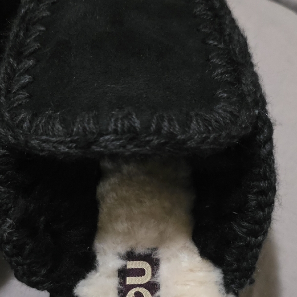 Mou Black Slippers with Soft Cream Interior - Picture 3 of 5